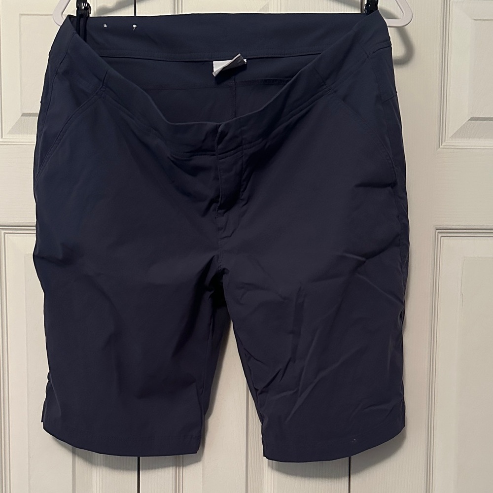 Columbia Women's Dark Blue Bermudas